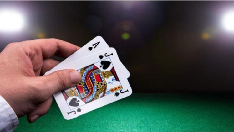 Blackjack: Rules, Strategy, and Odds for Smart Players